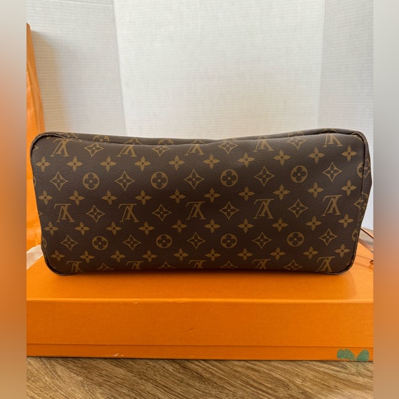 Louis Vuitton Neo Neverfull
Monogram (Without Pouch) MM Pink Lining - Picture 6 of 14